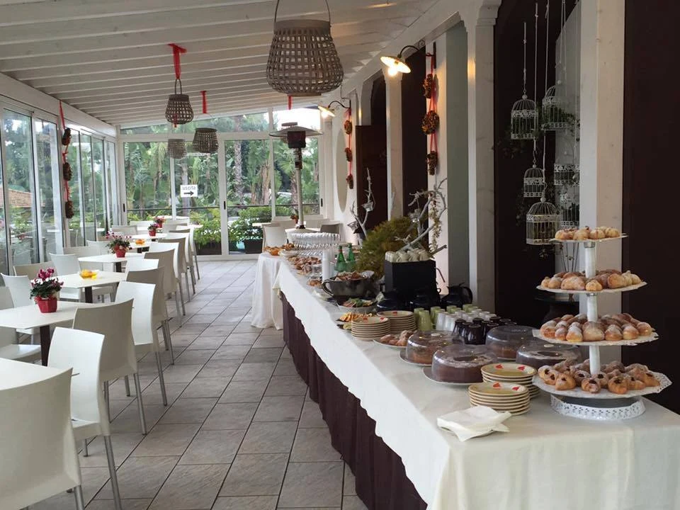 Flora Café · Photos 1